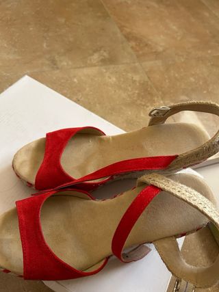 Sandalias cuña rojas