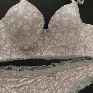 Conjunto Sujetador y Braga 100B floral