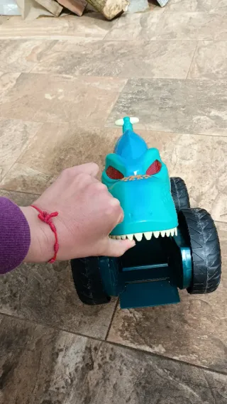 Coche Monster Truck Dinosaurio con sonido y luces