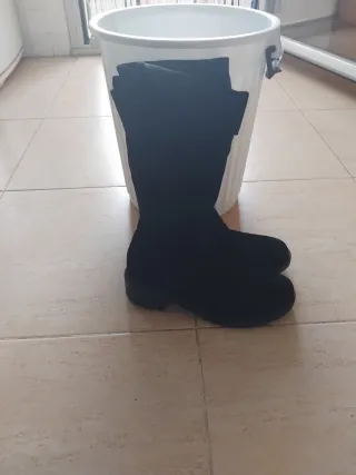 Botas altas polipiel negras