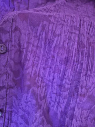 Camisa morada de señora