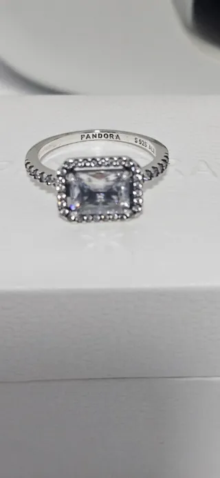 Anillo Pandora Plata y cristal. Talla 54