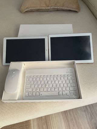 Dos (2) Tablet Blanca con Teclado y Ratón