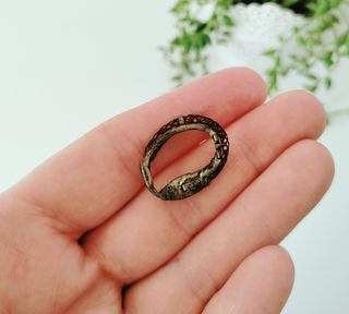 Broche (roto) de luto victoriano pelo humano