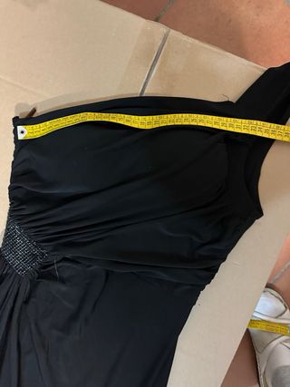 Abito lungo nero monospalla