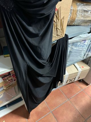 Abito lungo nero monospalla