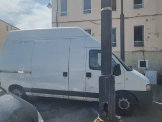 Hago portes y vacío pisos con mi furgoneta