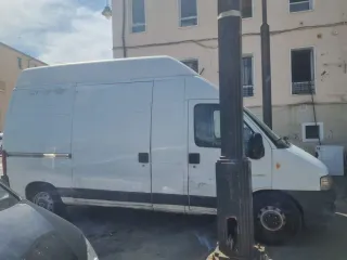 Hago portes y vacío pisos con mi furgoneta