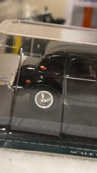 Modellino Citroen 11CV Scala 1:43
