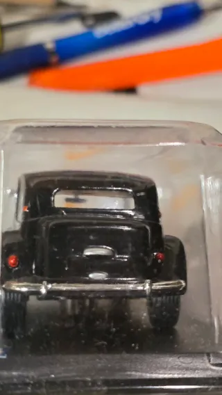 Modellino Citroen 11CV Scala 1:43