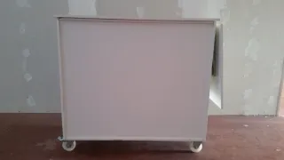 Carro mueble auxiliar con ruedas para eventos