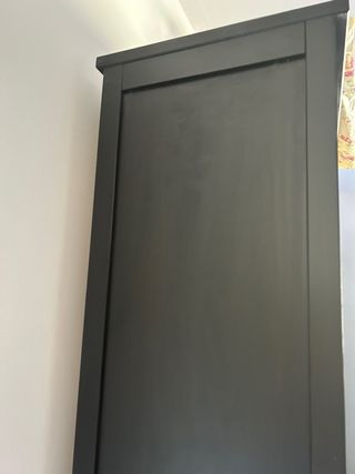 Vitrina Hemnes Ikea 2 puertas, tengo dos unidades.