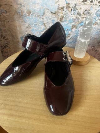 Bailarinas charol burdeos hebilla