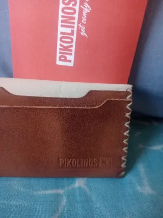 Pikolinos, tarjetero de piel  Marrón y Beige