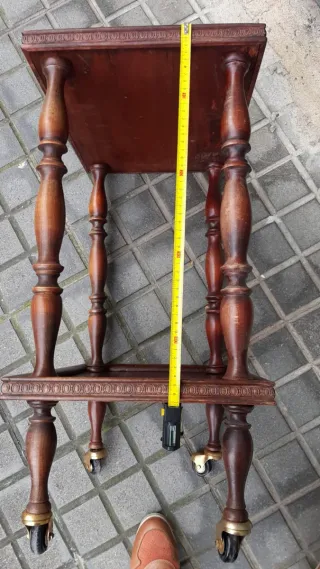 Mesita Auxiliar Vintage Ruedas Latón