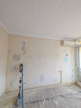 Alisado de paredes gotele, papel pintado