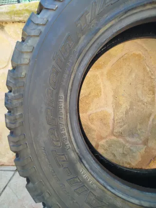 Neumático nuevo para vehículo 4x4. All-Terrain BFG