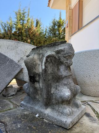 REGALO mesa ybanco de jardín, piedra con figuras