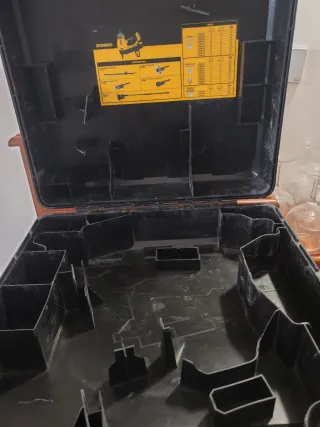 Caja DeWalt DCN890P2 18V 5.0Ah.