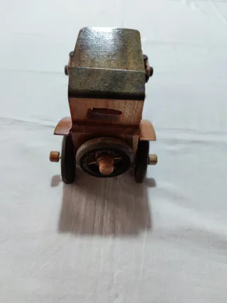 Macchina da collezione in legno vintage