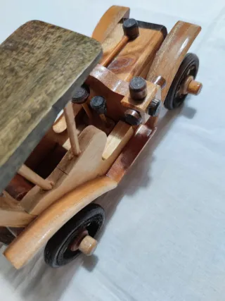 Macchina da collezione in legno vintage