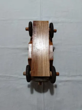 Macchina da collezione in legno vintage