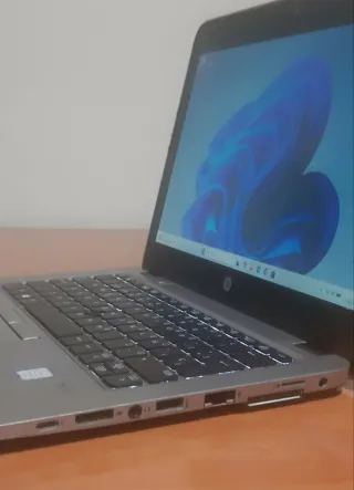 HP Elitebook 820 G4 i5 12GB RAM 500GB SSD