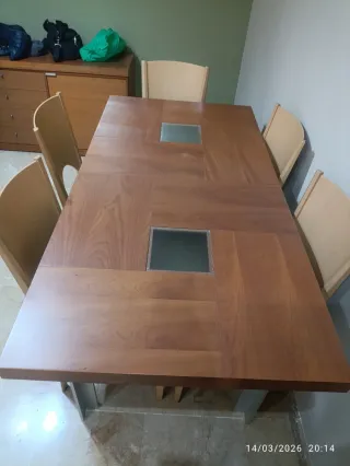Mesa de comedor madera y cristal y 6 sillas