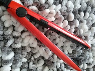 Mini plancha pelo Mini Arrow roja