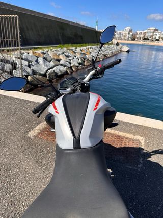 Yamaha MT-125 junio 2019 Akrapovic Homologado