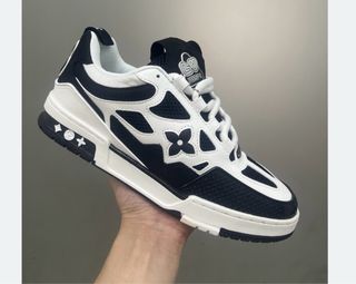 scarpe di ogni modello