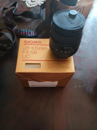 Cámara Nikon F50 + Objetivos 28/105 y 70/210