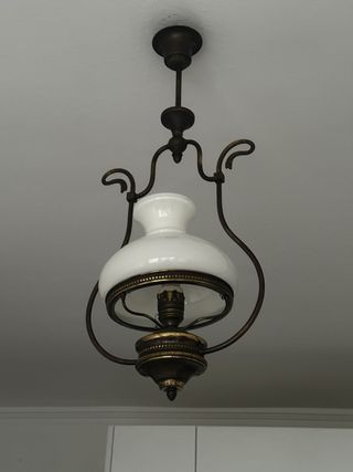 Lámpara colgante de metal y cristal