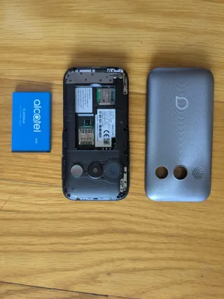 Teléfono Alcatel 2020 para mayores