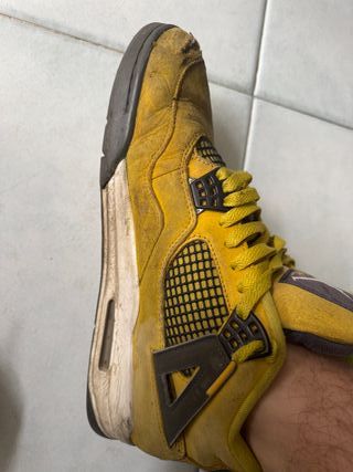 Jordan 4 Lightning Usate