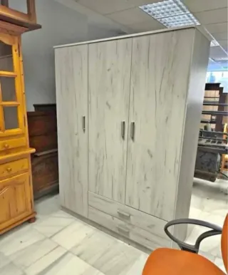 Armario 3 puertas y 2 cajones