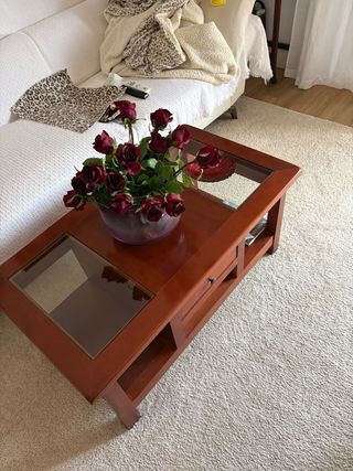 Mueble de salón madera y cristal