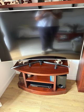 Mueble de salón madera y cristal