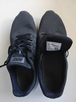 Zapatillas Nike Running Negras y Blancas