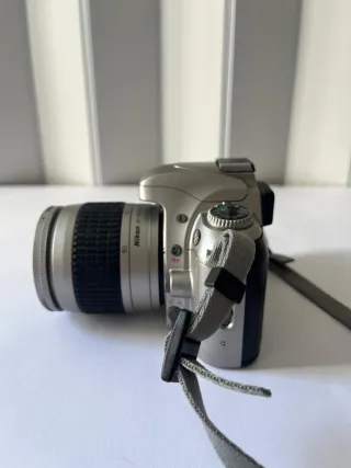 Cámara Nikon F55 + Objetivo 28-80mm