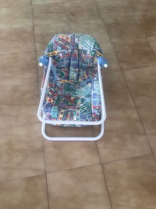 Trona, seggiolino, fasciatoio e amaca per bambini
