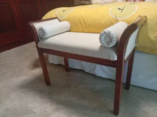 Banquito dormitorio tela y madera