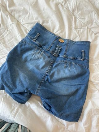 Vaqueros cortos de cintura alta