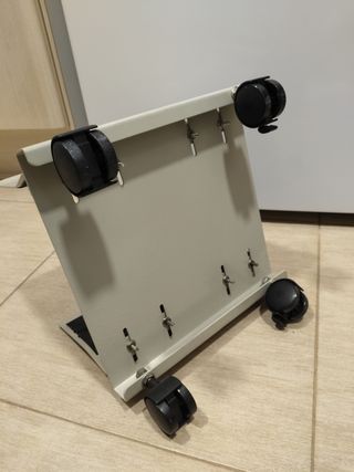 Porta CPU con Ruedas