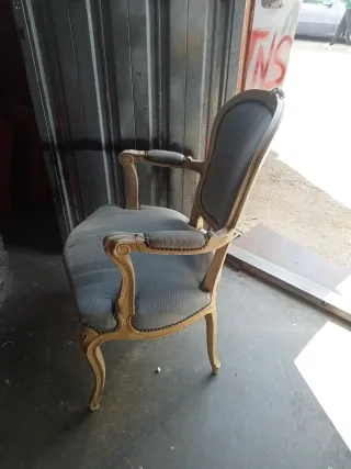 Sillón estilo Luis XV azul