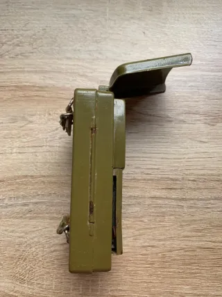 Linterna militar verde