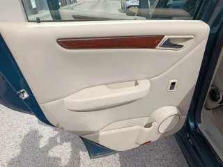 MERCEDES CLASE A AUTOMÁTICO GASOLINA PEGATINA C.