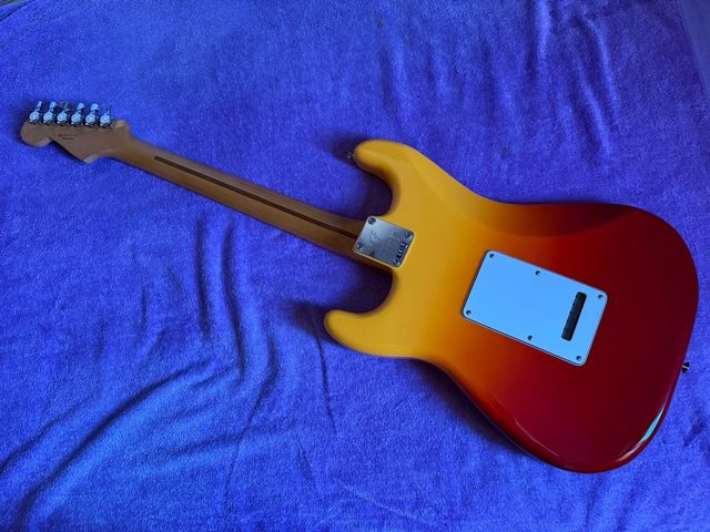 Guitarra Fender Stratocaster Tequila Sunrise