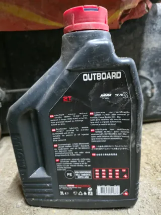 Aceite Motul Outboard 2T 2L