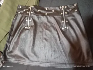 Lote 6 prendas: Pantalón/Falda